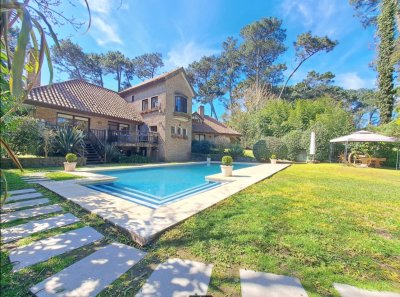 Amplia Casa con piscina  en San Rafael , Punta del Este