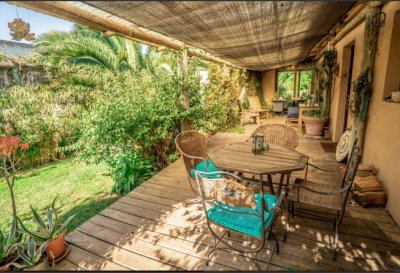 Vende casa en el Tesoro de 3 dormitorios. 