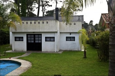 Gran oportunidad. Casa en Pinares, estilo moderno, 3 dormitorios en Punta del Este
