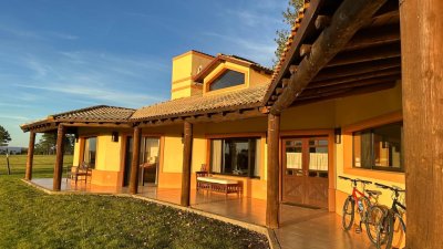 Se vende casa en el Quijote, La Barra de 3 dormitorios.