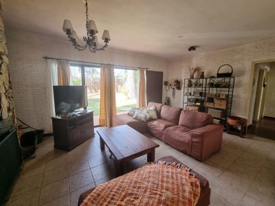 Casa de 3 dormitorios en buen estado, Playa Brava, San Rafael. Punta del Este.