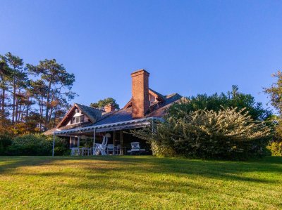 Hermosa casa de 5 dormitorios en venta