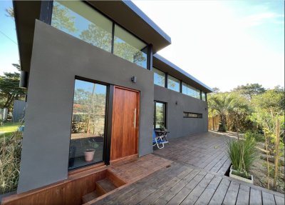 Vende casa en espectacular estado, Punta del Este 