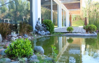 Casa de gran tamaño ubicada en zona de paz y tranquilidad.