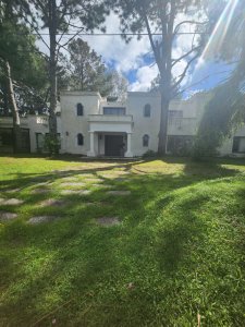 Casa de Cinco Dormitorios en Suite - Punta del Este