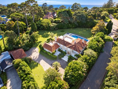 Casa en Venta de 5 dormitorios en el Golf , Punta del este , Playa Bravav