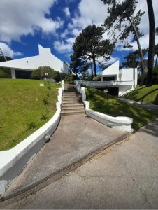 Casa en venta en Lugano, Punta del este, 3 dormitorios y dependencia