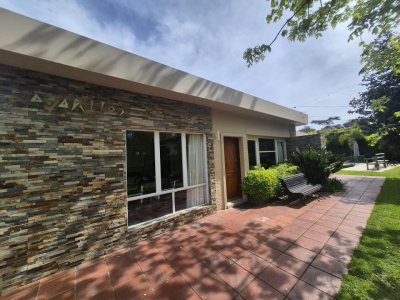 Casa de 4 dormitorios en Punta del este con 2300 mts 2 de terreno