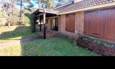Venta Casa de 4 dormitorios en Rincón del Indio, Punta del Este con parrillero