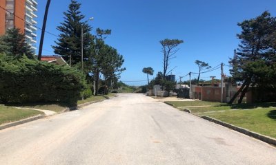 En venta casa en primeras paradas de playa mansa, terreno esquinero. Cerca del mar. Punta del Este