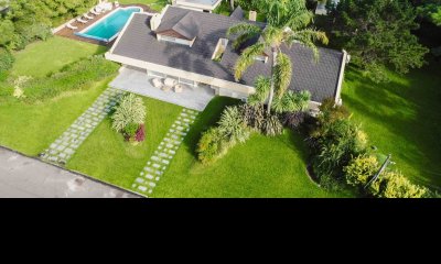 Parada 10 de Playa Mansa. Hermoso chalet de 6 dormitorios en venta.