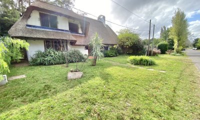 En vende casa en Pinares- Punta del Este, de 2 dormitorios