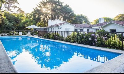 Vende casa en Brava, Punta del Este, de 5 dormitorios.