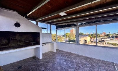 Vende casa de 2 dormitorios en el Centro de Maldonado.