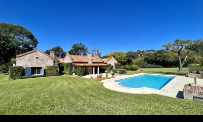 Amplia casa de 5 dormitorios con piscina