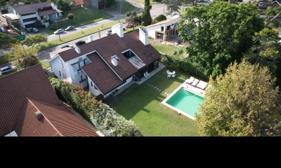 Casa a la venta en playa mansa Punta Del Este, gran tamaño ubicada en zona privilegiada.