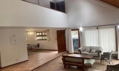 Vende casa en Primeras paradas de Playa Mansa próxima al mar, Punta del Este