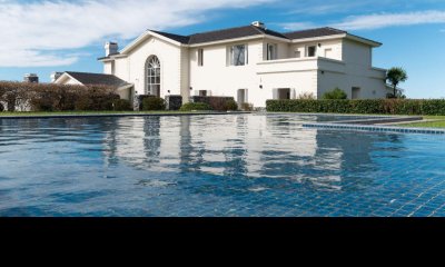 Mansion en venta y alquiler en Punta del Este, 8 dormitorios. Playa Mansa