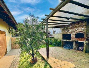 Vende casa en Pinares, Punta del Este de 3 dormitorios.