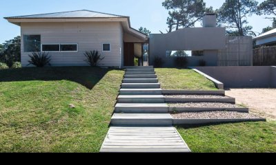 Vende casa de 4 dormitorios en Jose Ignacio en Barrio Privado.