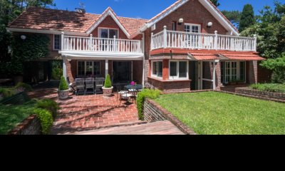 Chalet Ingles en Zona Residencial en Pinares, de 4 dormitorios.