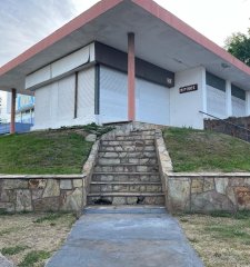 Vende casa en Mansa - Punta del Este con 3 dormitorios.
