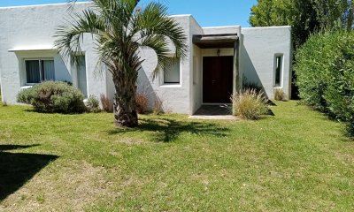 Casa en Barrio Cerrado a la Venta de 2 dormitorios , Altos de Montoya.