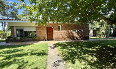 En venta casa en Maldonado de 4 dormitorios, excelente espacio.