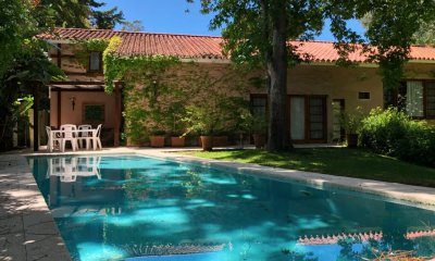 Chalet de 3 suites + dependencia en venta, Zona residencial