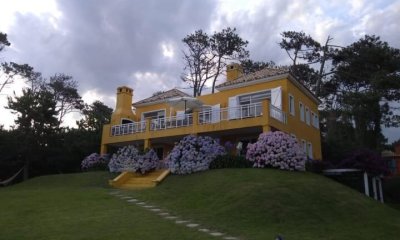 HERMOSA CASA EN BARRIO PRIVADO  DE LA BARRA