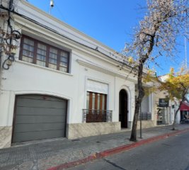 Hermosa casa en Venta en el corazón de Salto. Zona centrica.