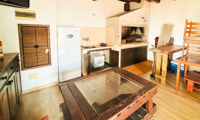Vende casa de 3 dormitorios en Pinares, Punta del Este.