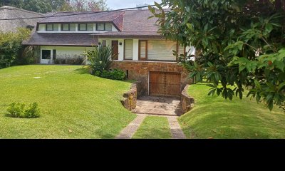 Vende gran casa para vivir todo el año, de 3 dormitorios en Punta del Este
