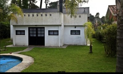 Gran oportunidad. Casa en Pinares, estilo moderno, 3 dormitorios en Punta del Este