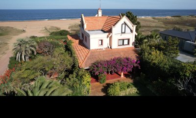 Espectacular casa sobre el Mar, gran oportunidad.