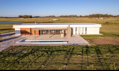 Casa de lujo que ofrece comodidad y amplitud en un entorno natural y sereno en Laguna de los Cisnes