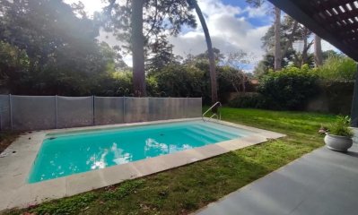 Venta Casa 3 dormitorios en Playa Mansa, Punta del Este con pileta