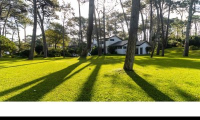 OPORTUNIDAD. VENDE CASA CON GRAN METRAJE EN SAN RAFAEL, PLAYA BRAVA. PUNTA DEL ESTE.