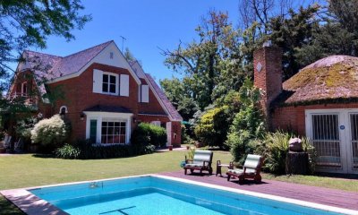 CASA EN VENTA EN PINARES, PLAYA MANSA , 4 DORMITORIOS
