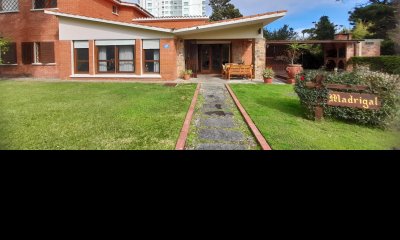 Vende Casa de 3 dormitorios y barbacoa a metros del mar, Mansa