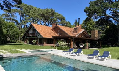 Espectacular chalet de 6 dormitorios en venta en El Golf