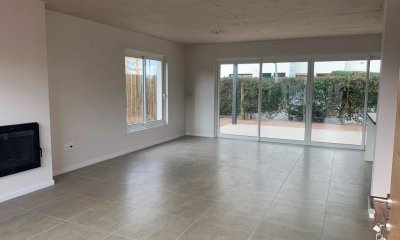 Casa de 3 Dormitorios en complejo cerrado -  Barra de Carrasco