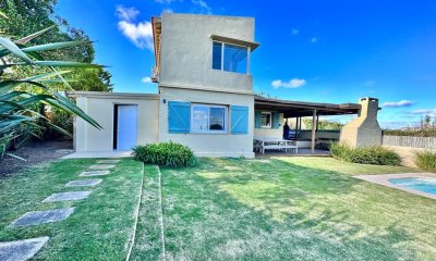 Vende casa en El Chorro- Manantiales, de 4 dormitorios.