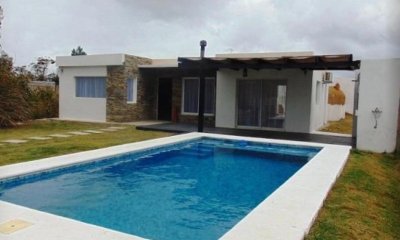 Casa de 3 dormitorios con piscina en venta proximo al mar