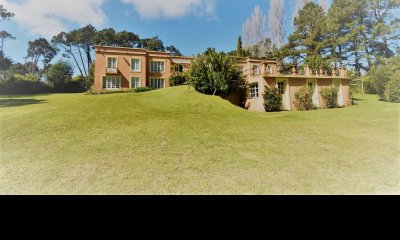 VILLA ITALIANA EN PLENO CORAZÓN DEL GOLF
