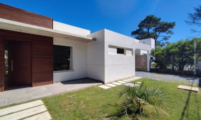 En venta casa en La Barra de 3 Dormitorios