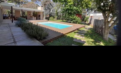 Casa en venta en Playa Mansa  con piscina climatizada