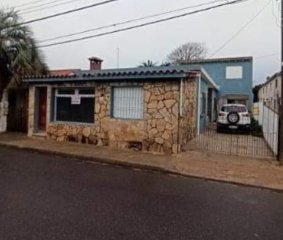 Casa en el centro de Maldonado con local comercial.