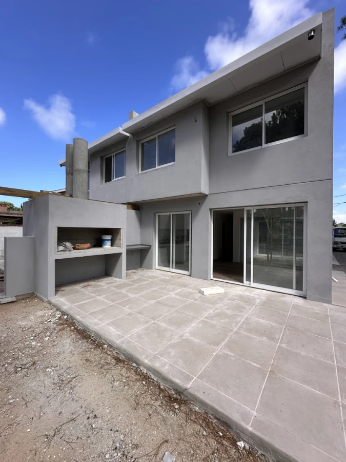 Casa en Jardines de Córdoba, Uruguay