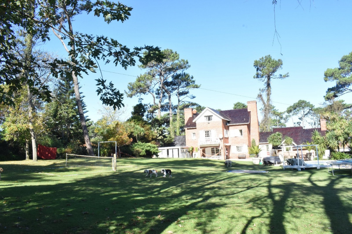 Vende casa espectacular en playa mansa , Punta del Este 
